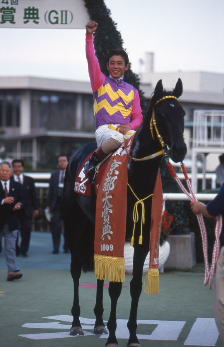 ツルマルツヨシに騎乗し、1999年京都大賞典を制した藤田伸二。現在は札幌にてバーを経営　©Keiji Ishikawa