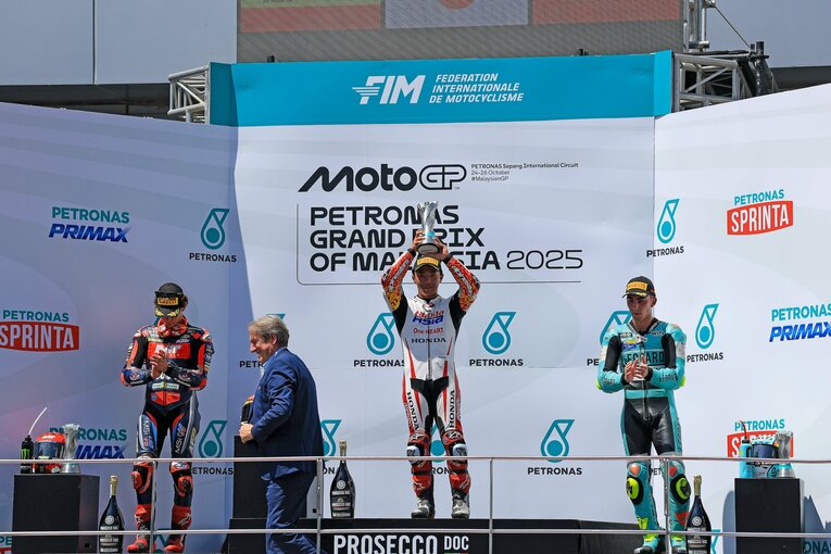 マレーシアGPで初めて表彰台の頂点に立った古里太陽　©Satoshi Endo