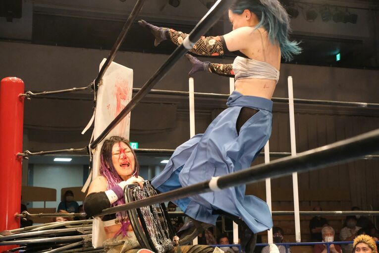 世羅りさvs.山下りな