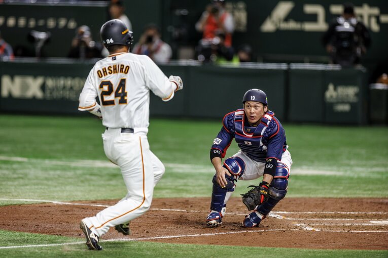 甲斐拓也（捕手／ソフトバンク）©Kiichi Matsumoto