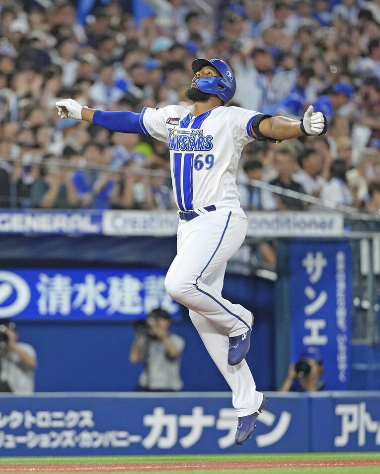 三振をしないことはもちろん、一発長打も他球団に脅威を与えている　©KYODO