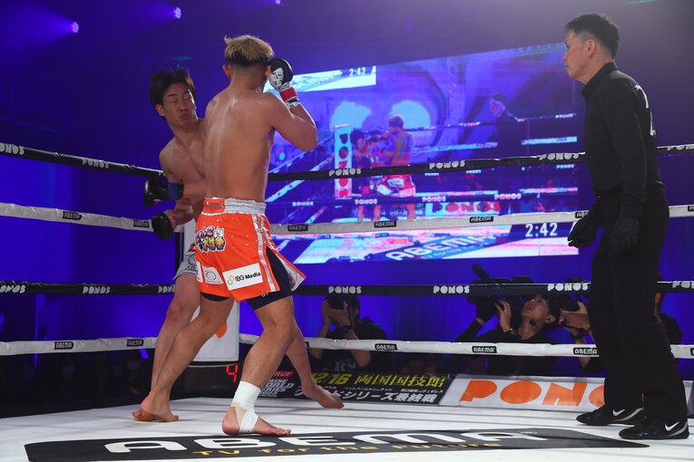 YA-MAN vs.朝倉未来　©RISE CREATION