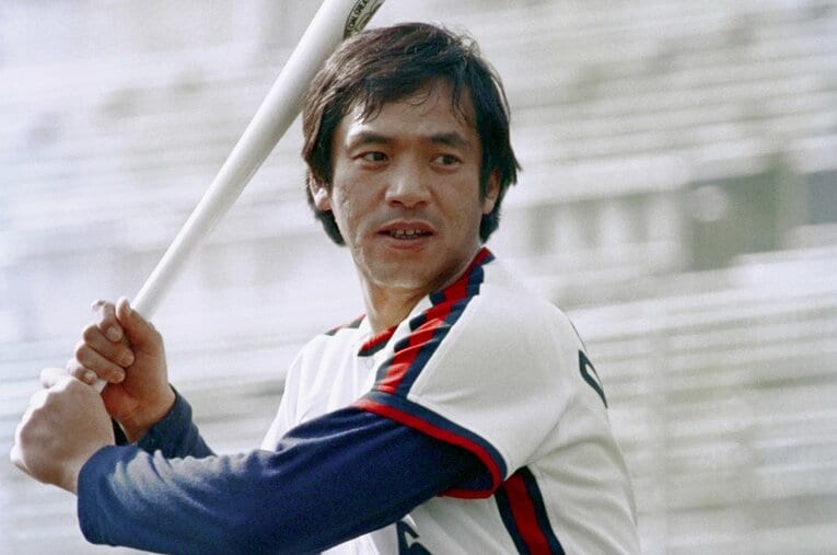 1978年ドラフト3位指名、25歳でロッテに入団した落合博満。18歳で東洋大を中退したあと、落合は何をしていたのか？ ／ photograph by KYODO