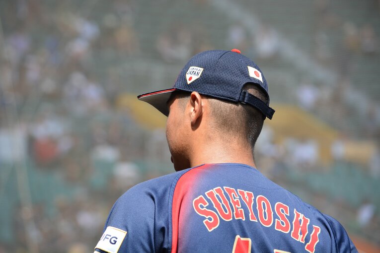 ひときわ目立つ五厘刈りの末吉良丞（4枚目／全4枚） ©Takarin Matsunaga