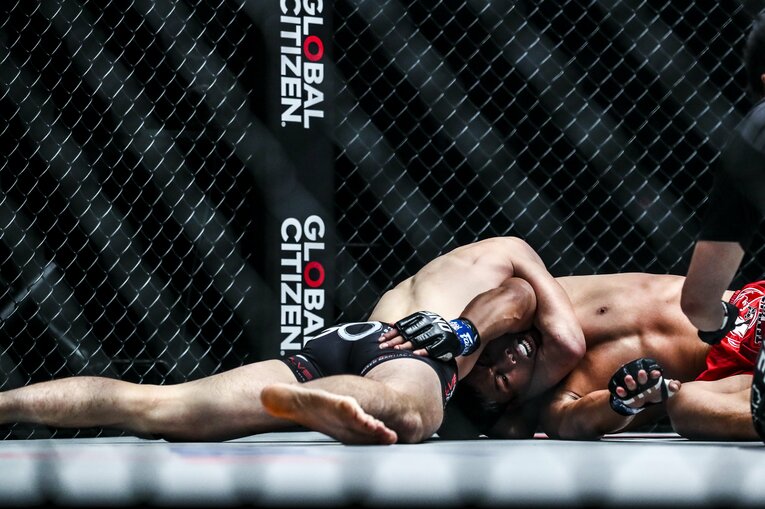 57秒、肩固めで危なげなく一本勝ちを収めた　©ONE Championship Susumu Nagao