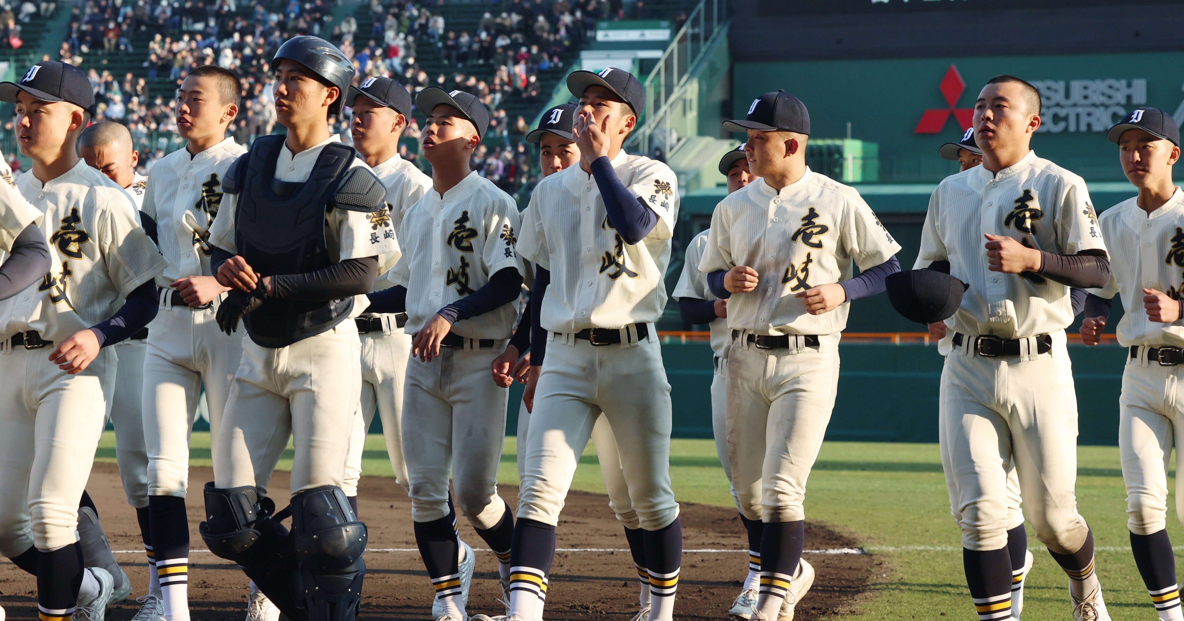 100年に一度の奇跡」の声も…「部員は全員島内出身」「公式戦はフェリー