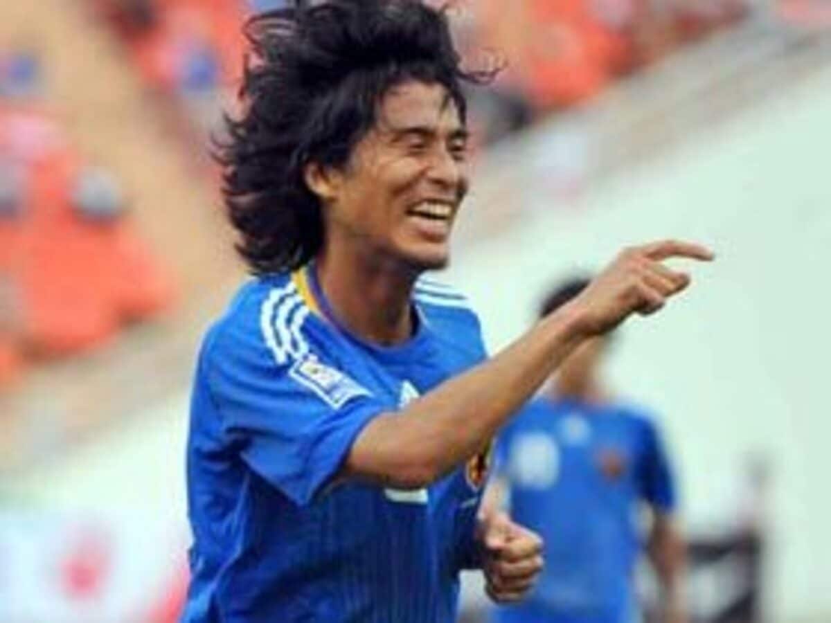 南アフリカw杯アジア3次予選 Vs タイ サッカー日本代表 Number Web ナンバー 南アフリカw杯アジア3次予選 Vs タイ サッカー日本代表 Number Web ナンバー