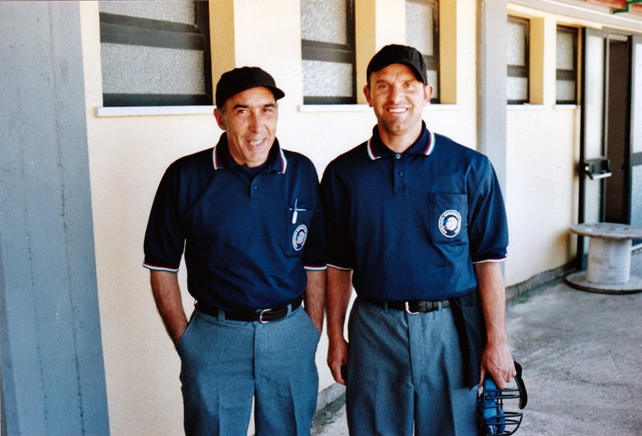 審判もニコニコ　©Takashi Yuge