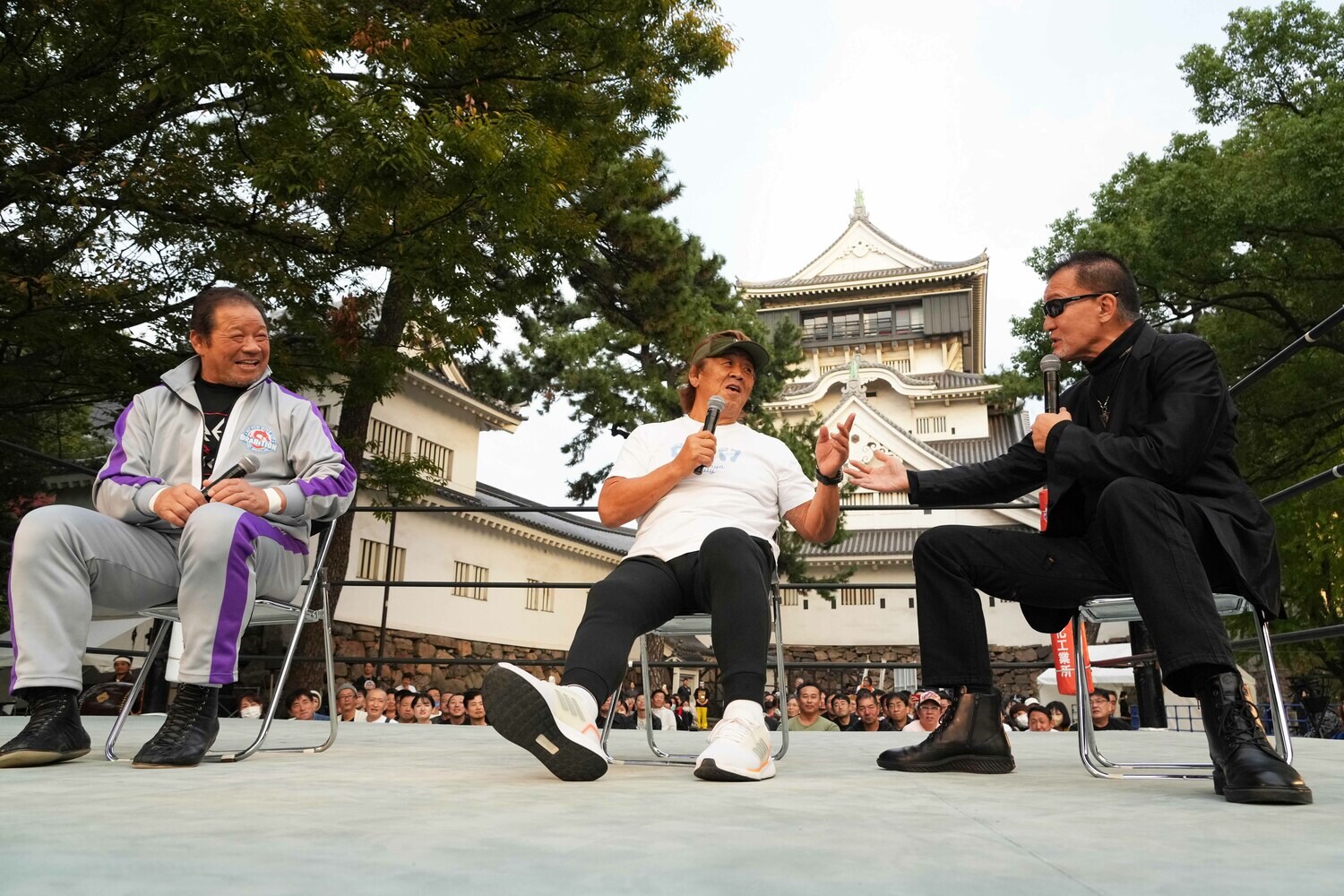 トークショーのリングに上がった藤波辰爾、長州力、蝶野正洋　©Essei Hara
