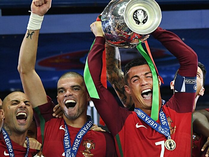 ロナウド「4度目の正直」で初制覇。EURO2016に刻んだリーダーの素質。＜Number Web＞ photograph by Getty Images