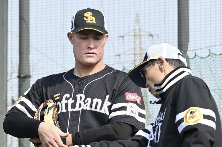 ソフトバンク25歳の大砲、リチャード。契約更改でサイン拒否した理由とは ／ photograph by KYODO