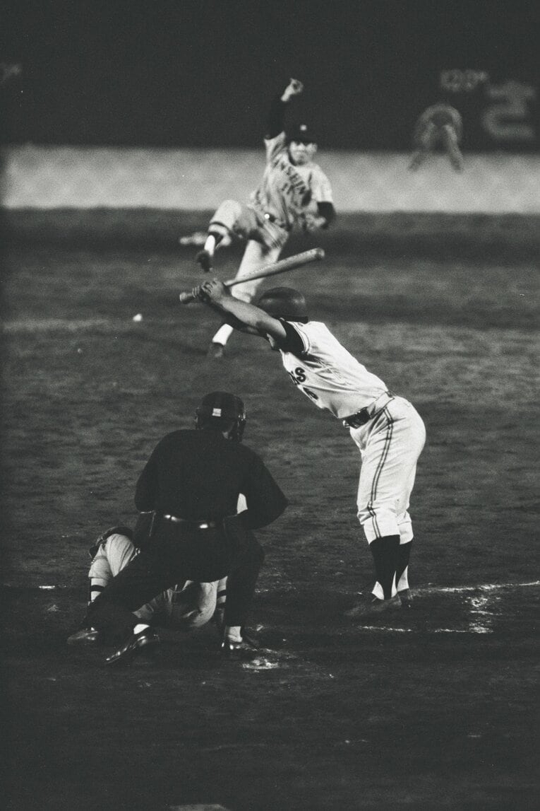1963年8月11日、阪神vs巨人で起きた村山実「涙の抗議事件」（1枚目／全9枚）©Masahiko Ishii
