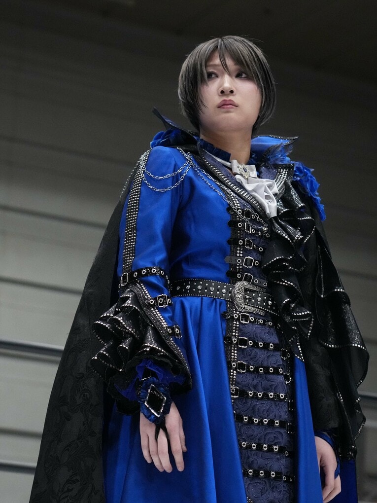 凛とした表情の安納サオリ　©Essei Hara