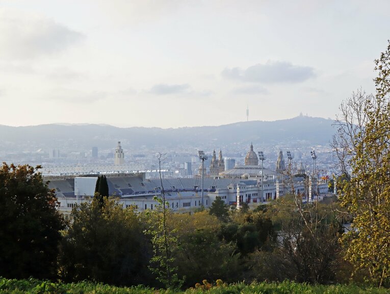 「日本代表戦で解任された監督」がバルサ再建…才能覚醒ヤマル17歳に引退撤回ベテランGKの涙「失点が多くて危うい」のにマドリー撃破2冠のナゼ(2)