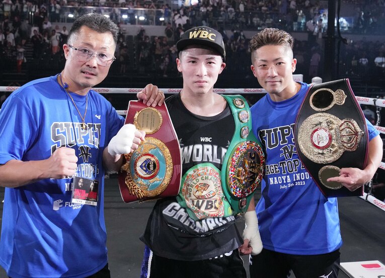 井上一家の3ショット　©Naoki Fukuda