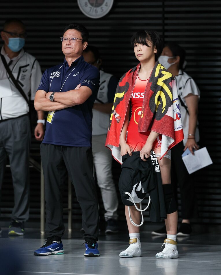 藤波朱理と父でコーチを務める俊一氏　©JIJI PRESS