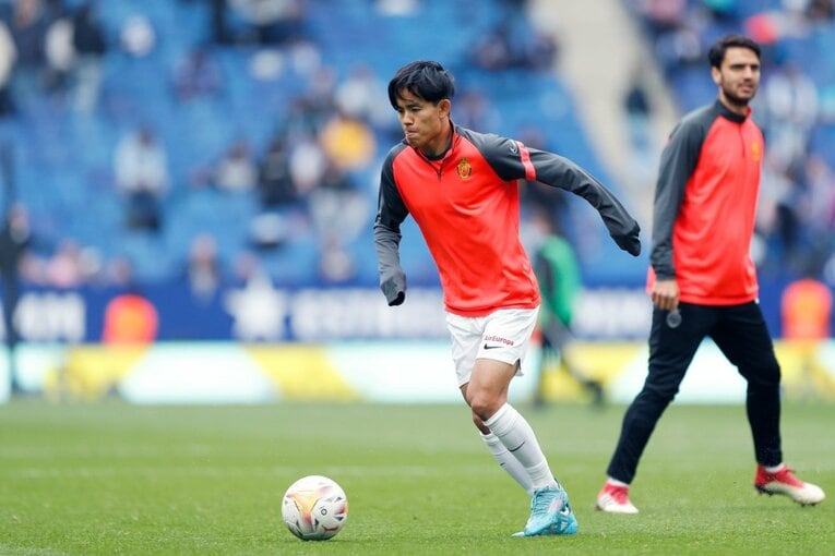 久保建英の祈りと必死さも実らず「先発落ち→6連敗で降格圏」に倒れ込み… 監督解任マジョルカの序列は変わるのか〈撮影者の視点〉(38)