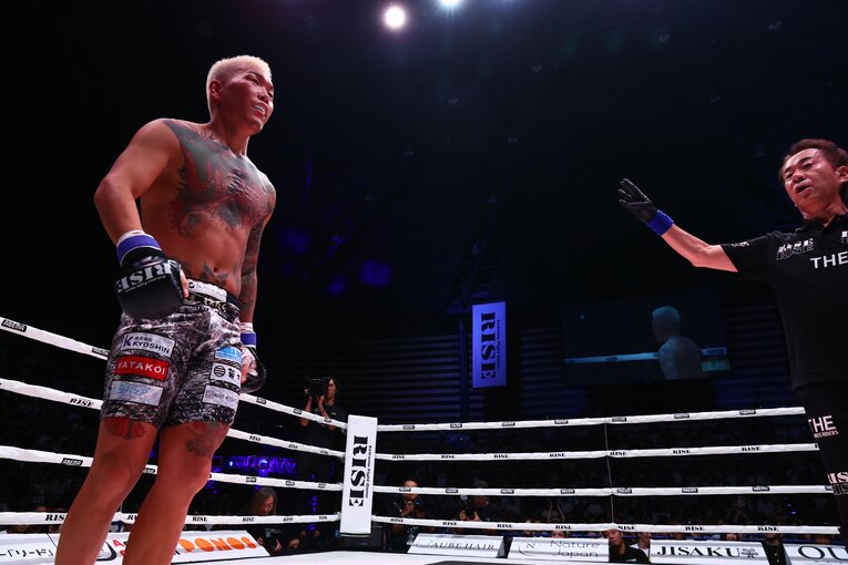 YA-MANと山口裕人の壮絶な殴り合い　©RISE/Chiyo Yamamoto