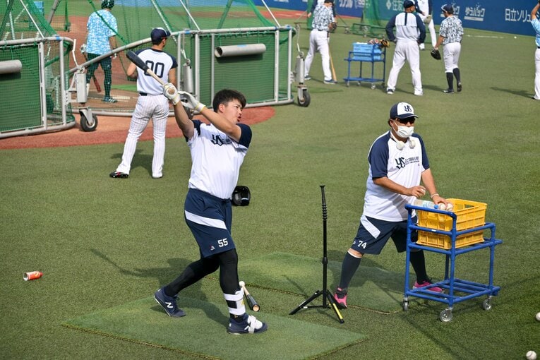 試合前練習風景。置きティー　©Hideki Sugiyama