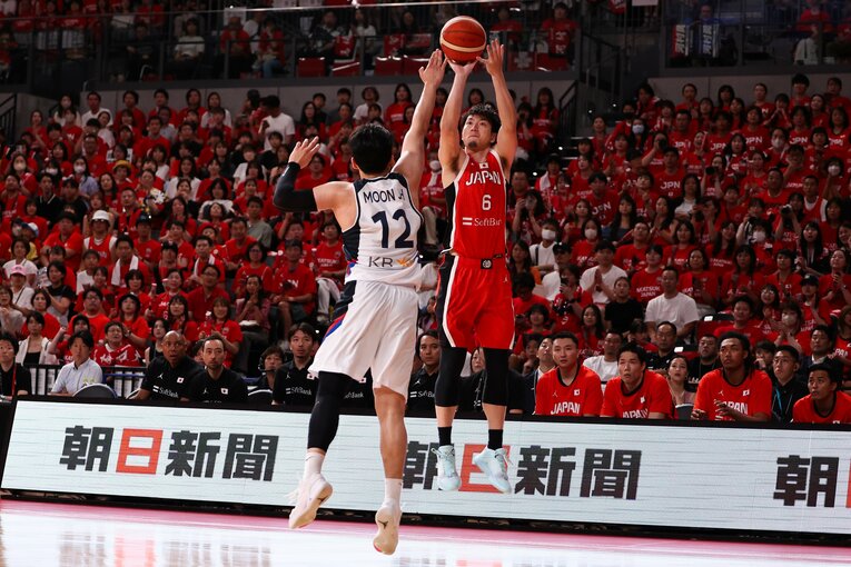 スタンド最前列にはあの人気女優や人気芸人の姿も…？　©Getty Images