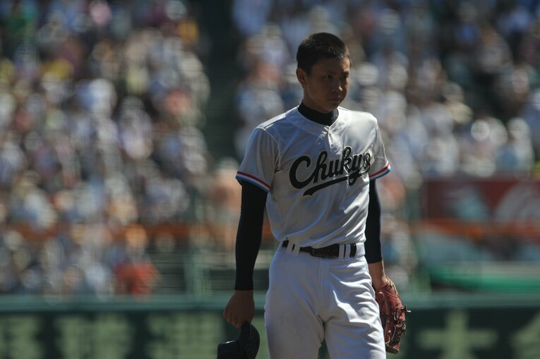 9回。中京大中京のマウンドには再び、エース堂林の姿が　©︎BUNGEISHUNJU