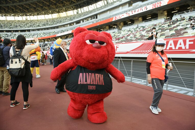 男子プロバスケットボールリーグ Bリーグ、アルバルク東京のマスコットのルーク　©︎Hirofumi Kamaya