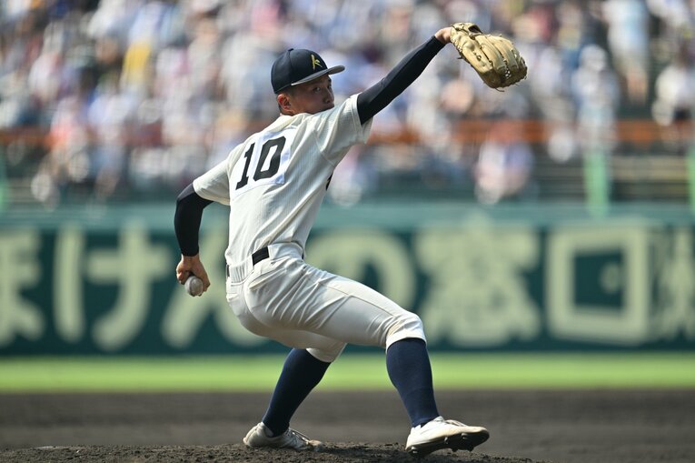 神村学園・黒木陽琉はキレのいい変化球を見せた　©Hideki Sugiyama