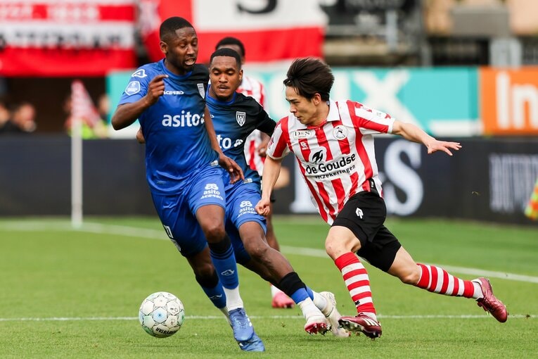 切れ味鋭いドリブルが持ち味の斉藤光毅。オランダ1部で自らの強みを発揮している　©Getty Images