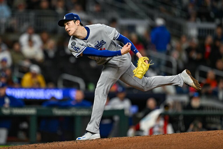 スピン量の多いストレートと落差の大きなフォークが佐々木の武器だ　©Getty Images