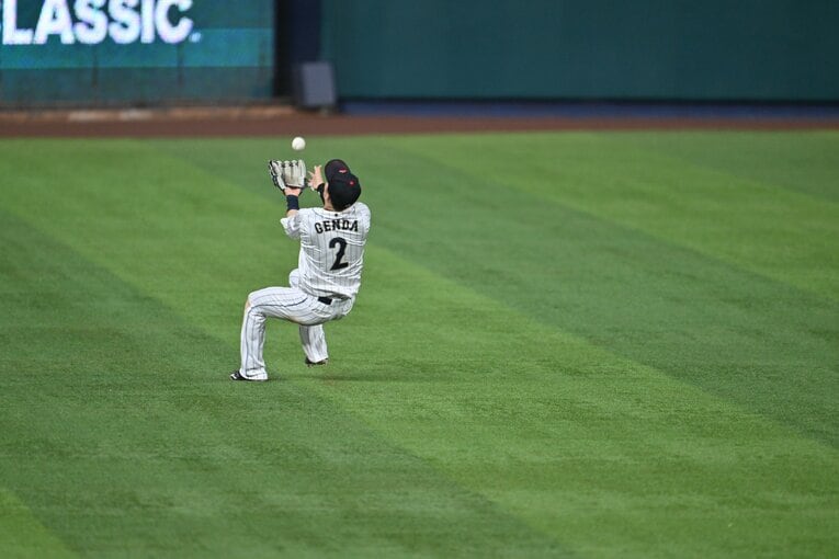 メキシコ戦、源田の背走キャッチ　©Naoya Sanuki