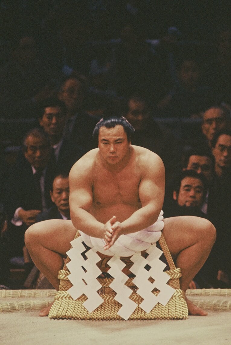 千代の富士の土俵入り。凄まじい肉体美だ　©BUNGEISHUNJU