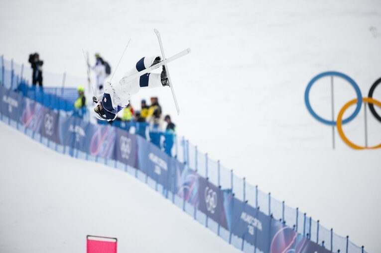 最後に大技を繰り出した堀島　©Nanae Suzuki/JMPA