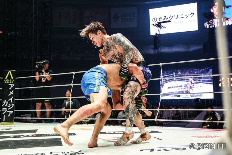 『超RIZIN.5』平本蓮vs.カルシャガ・ダウトベック　©RIZIN FF
