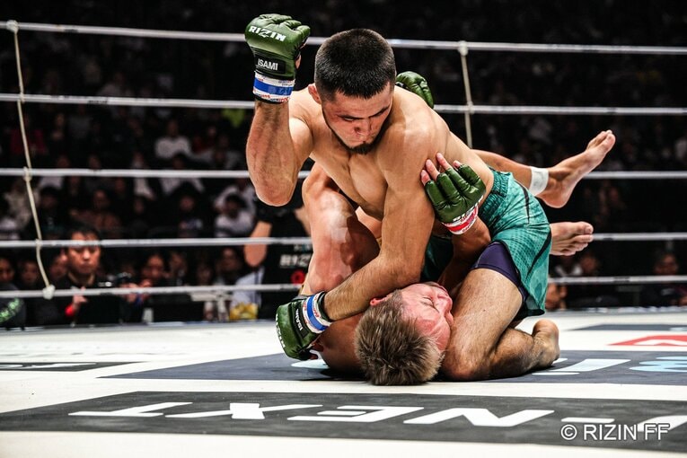 ラジャブアリ・シェイドゥラエフvs.久保優太　©RIZIN FF