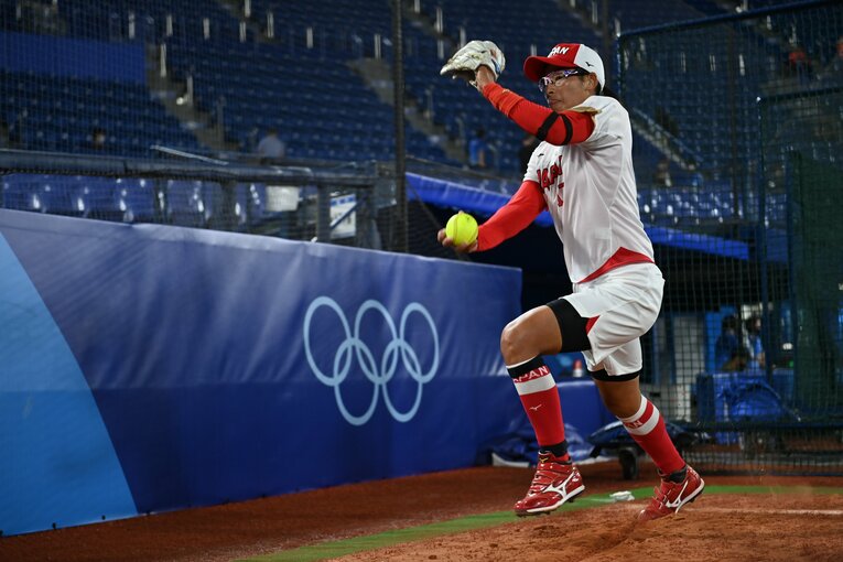 上野由岐子の投球フォーム（連続写真）　©©Naoya Sanuki/JMPA