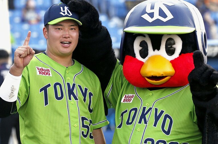 この6試合、中日・巨人相手に11安打5本塁打15打点。村上宗隆の打棒が止まらない ／ photograph by Kyodo News