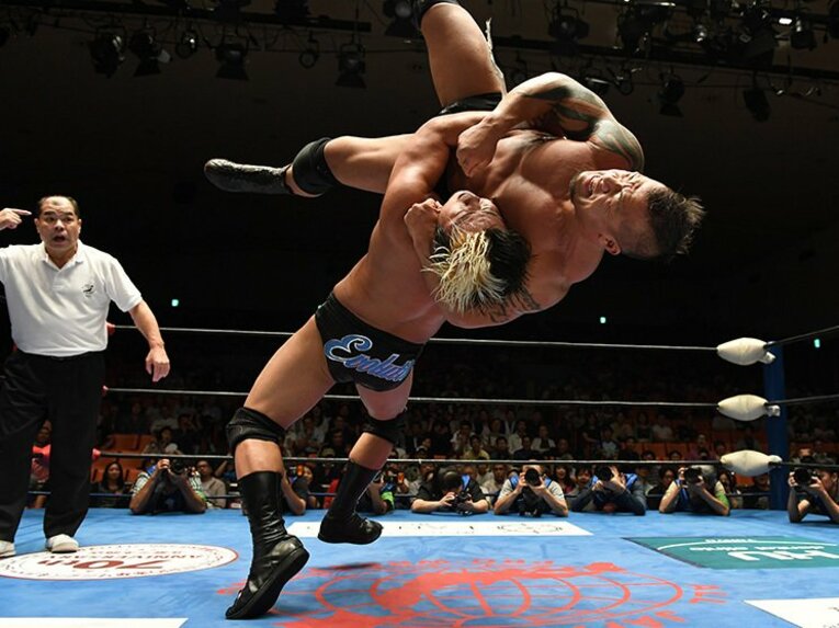 「王道」初優勝から「三冠」へ――。全日本プロレス、無骨な王者・諏訪魔。(2)