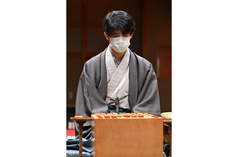 竜王戦第1局　©日本将棋連盟