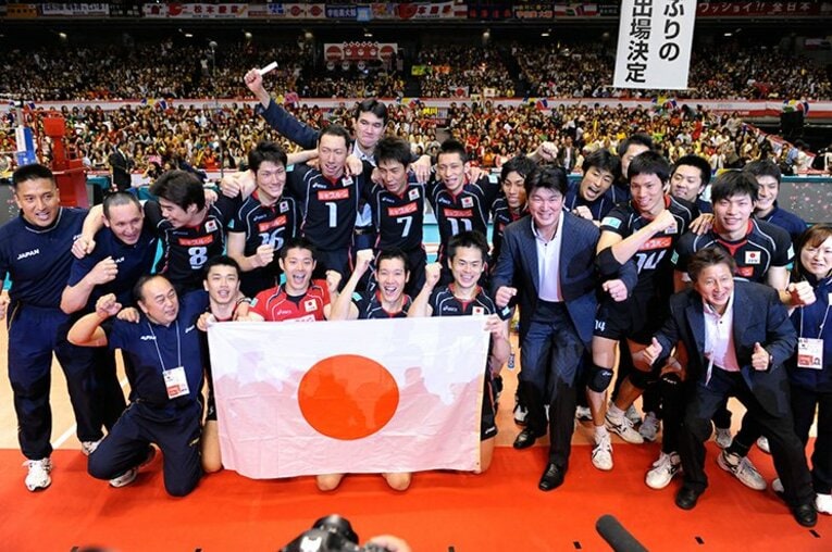 男子バレー、16年ぶりの五輪切符。北京へつながった大歓声と歓喜の輪。(6) ／ photograph by Toshiya Kondo