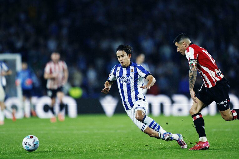 ゲーム最終盤での久保の前線でのボール奪取　©Daisuke Nakashima