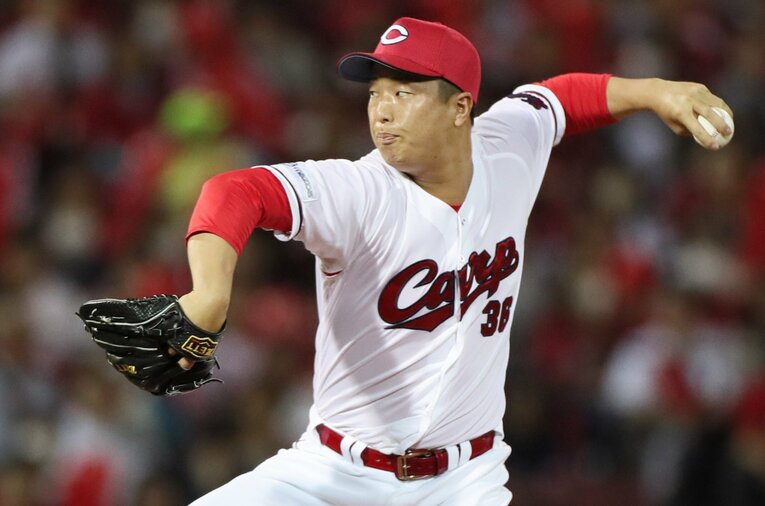 投球フォームをサイドスローに変え、「左殺し」として存在感を発揮する塹江　©JIJI PRESS