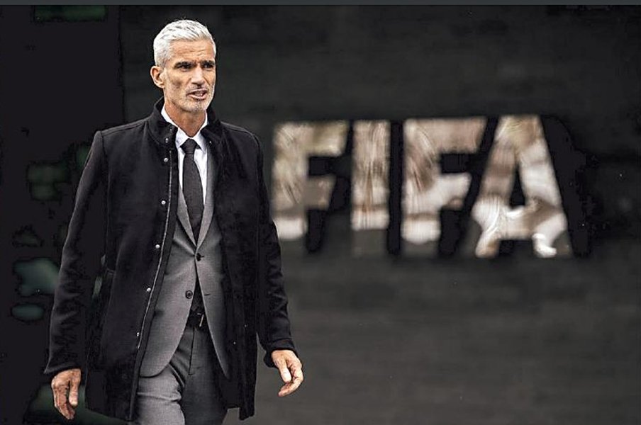 サッカーで世界は変えられる!元豪代表選手が社会活動で戦う理由。<Number Web> photograph by Fairfax Media