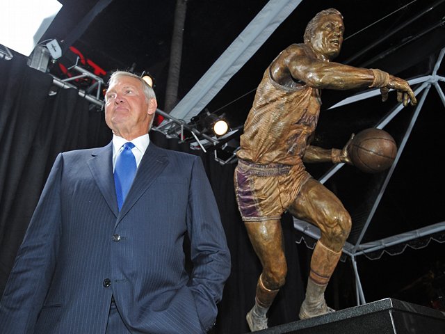 伝説的プレイヤーが告白した壮絶なる過去。～NBAの象徴ウェストの自伝