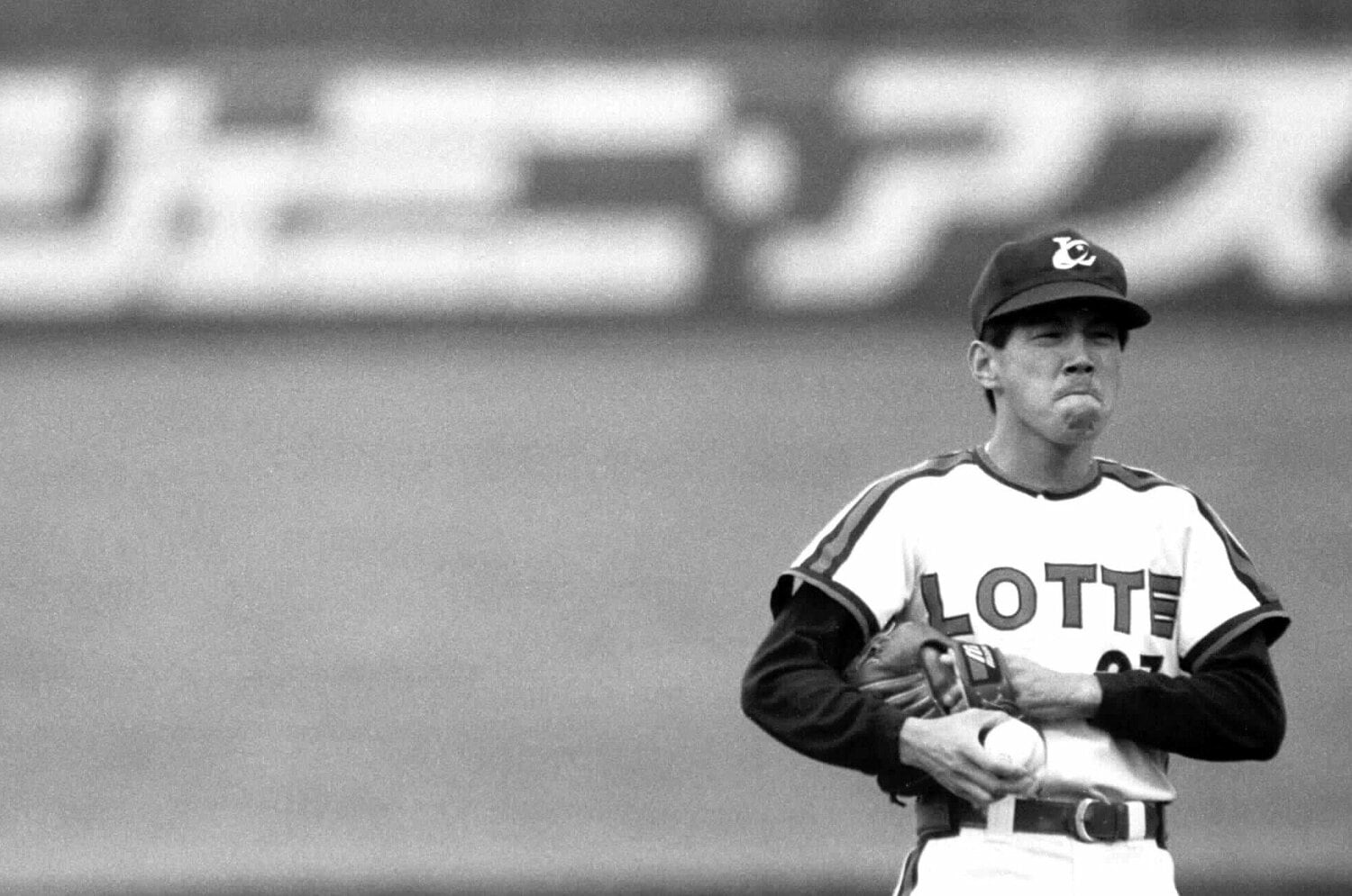 「オレが投げる日は抑えをやれ」ロッテで先発転向・牛島和彦に村田兆治の要望も…「200勝まで残り4勝は自分でやってください」でキャリアハイ＜Number Web＞ photograph by Makoto Kemmisaki