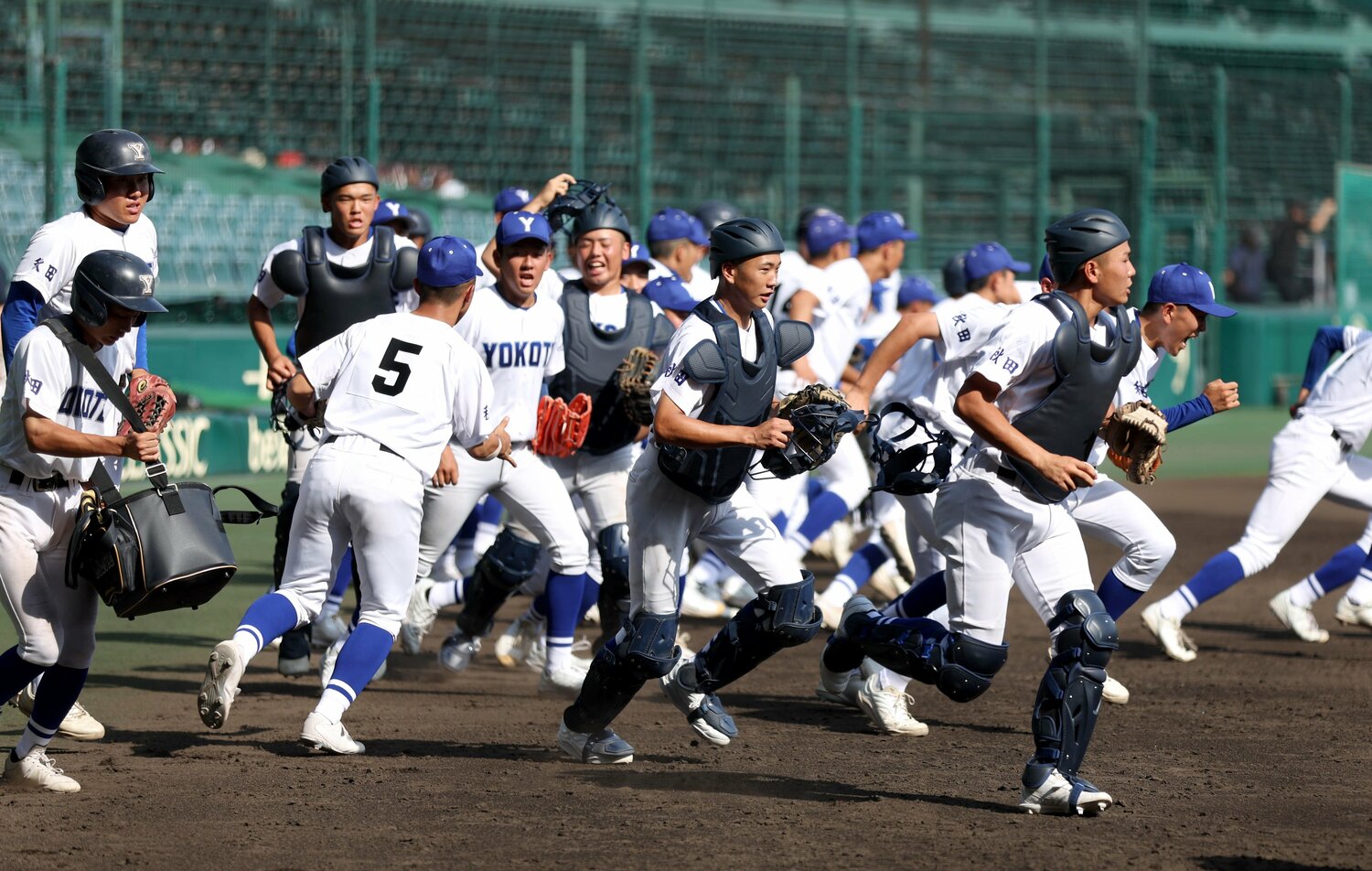 57年ぶりの甲子園に挑む横手ナイン ©Sankei Shimbun