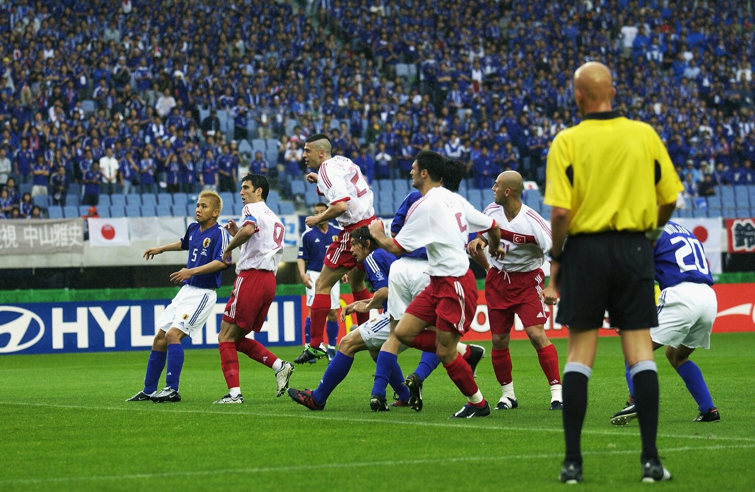 ベスト16でトルコと対戦した日本は、ウミト・ダバラのヘディングによる1点に破れ敗退した ©︎Getty Images