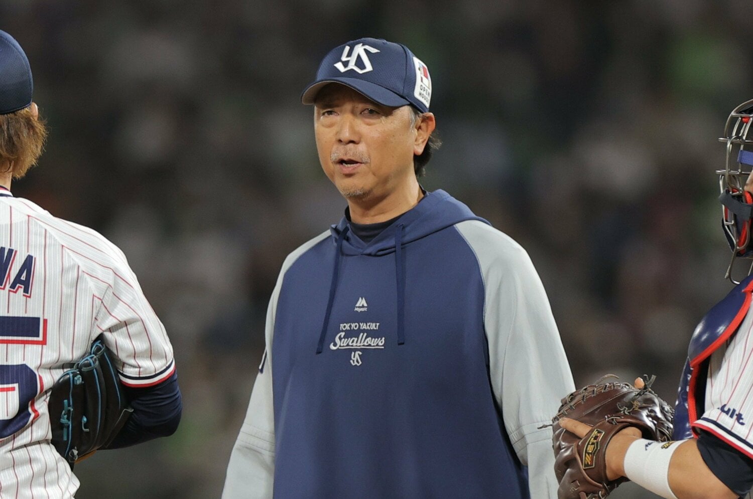 現在はヤクルトの投手コーチを務める伊藤氏。サンダーバーズ監督時代の指導で湯浅は開花した　©︎JIJI PRESS