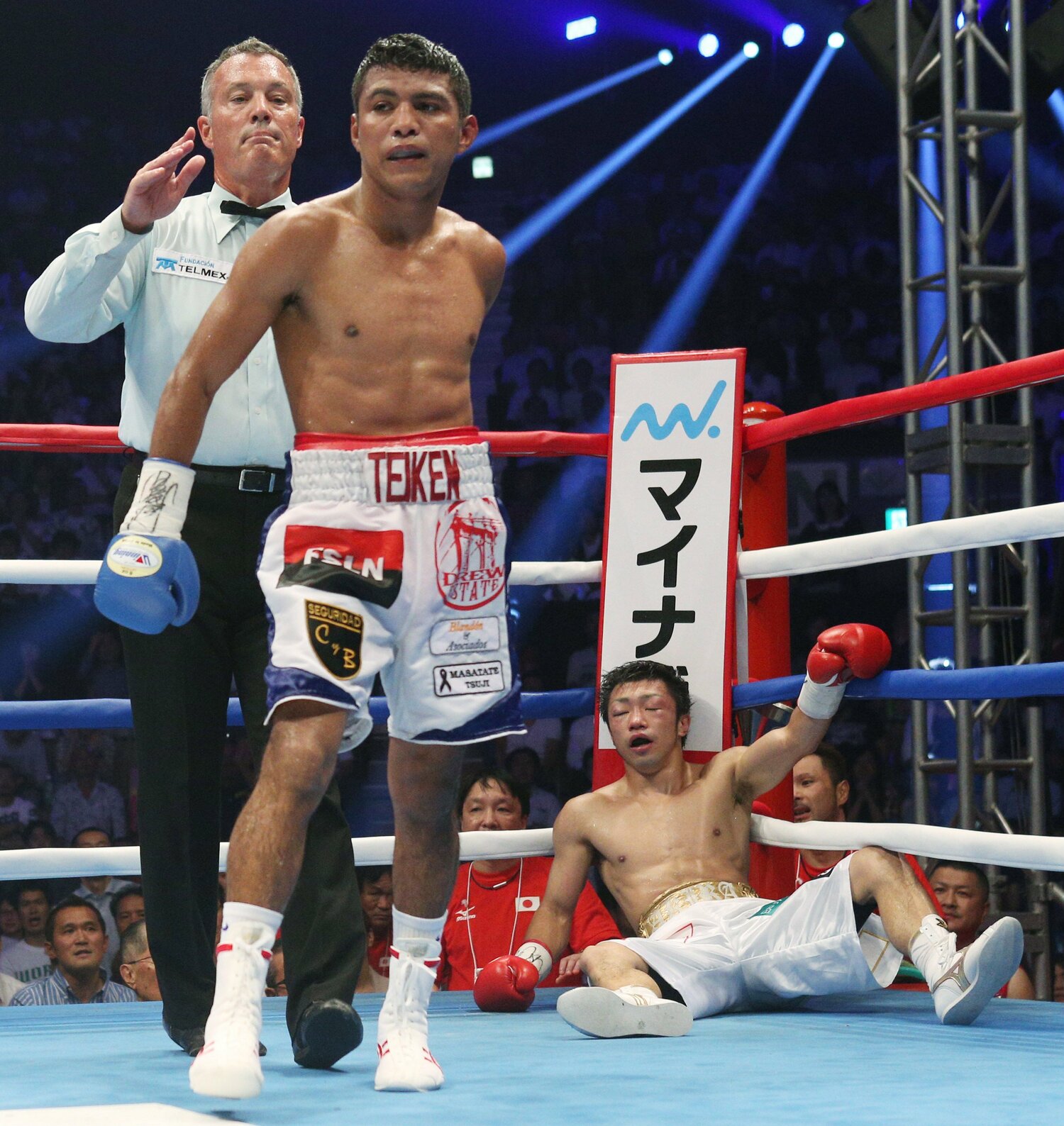 9回、TKO負けを喫した　©JIJI PRESS