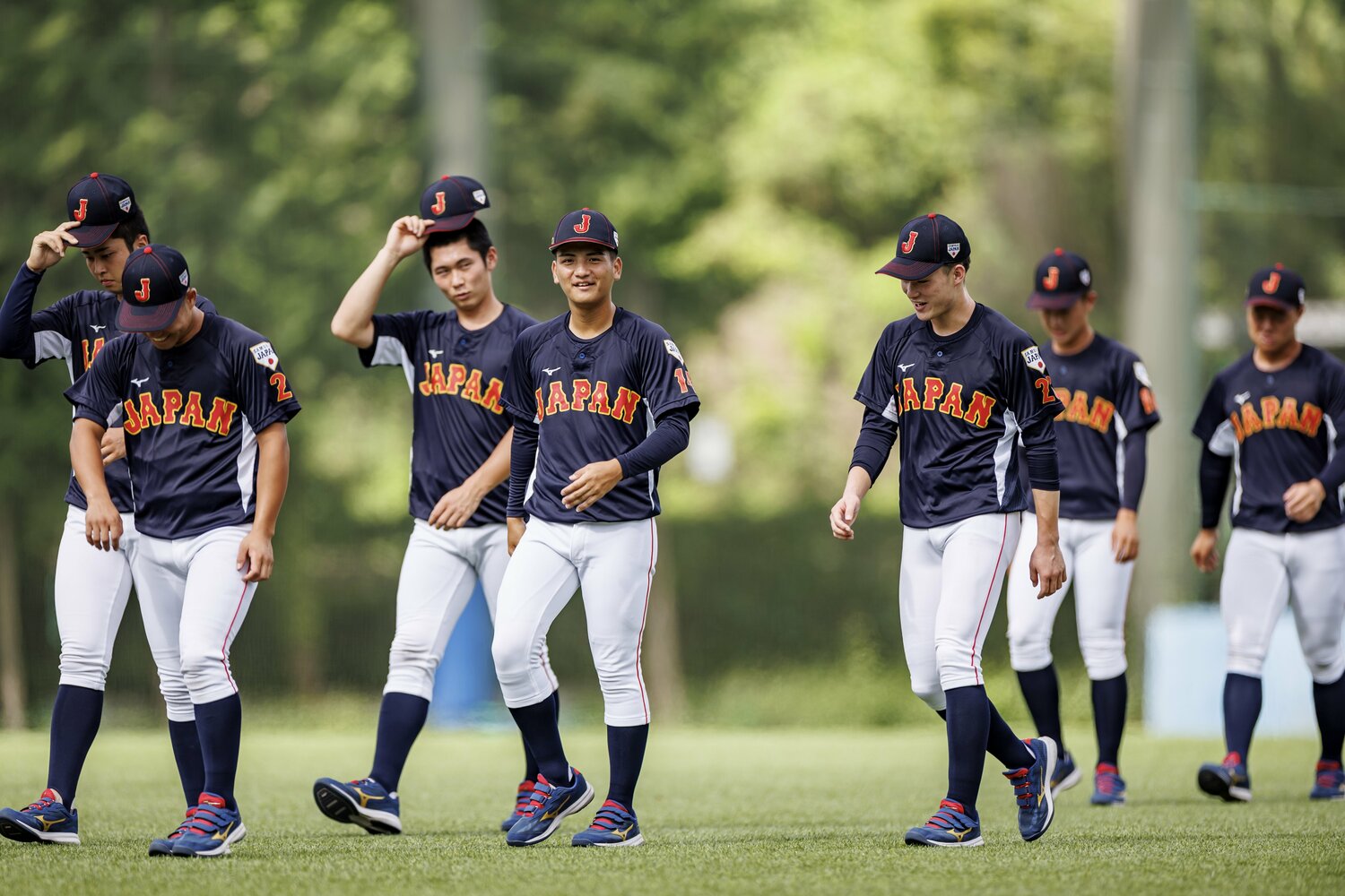 ドラフト会議の指名に注目が集まる東恩納蒼(中央) ©Kichi Matsumoto