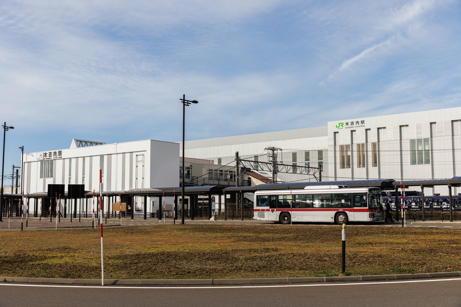 北海道の南端にある福島町。アクセスするには木古内駅（木古内町）からバスに乗り換えて約1時間かかる。ちなみに木古内駅へは東京駅から新幹線で4時間ほど